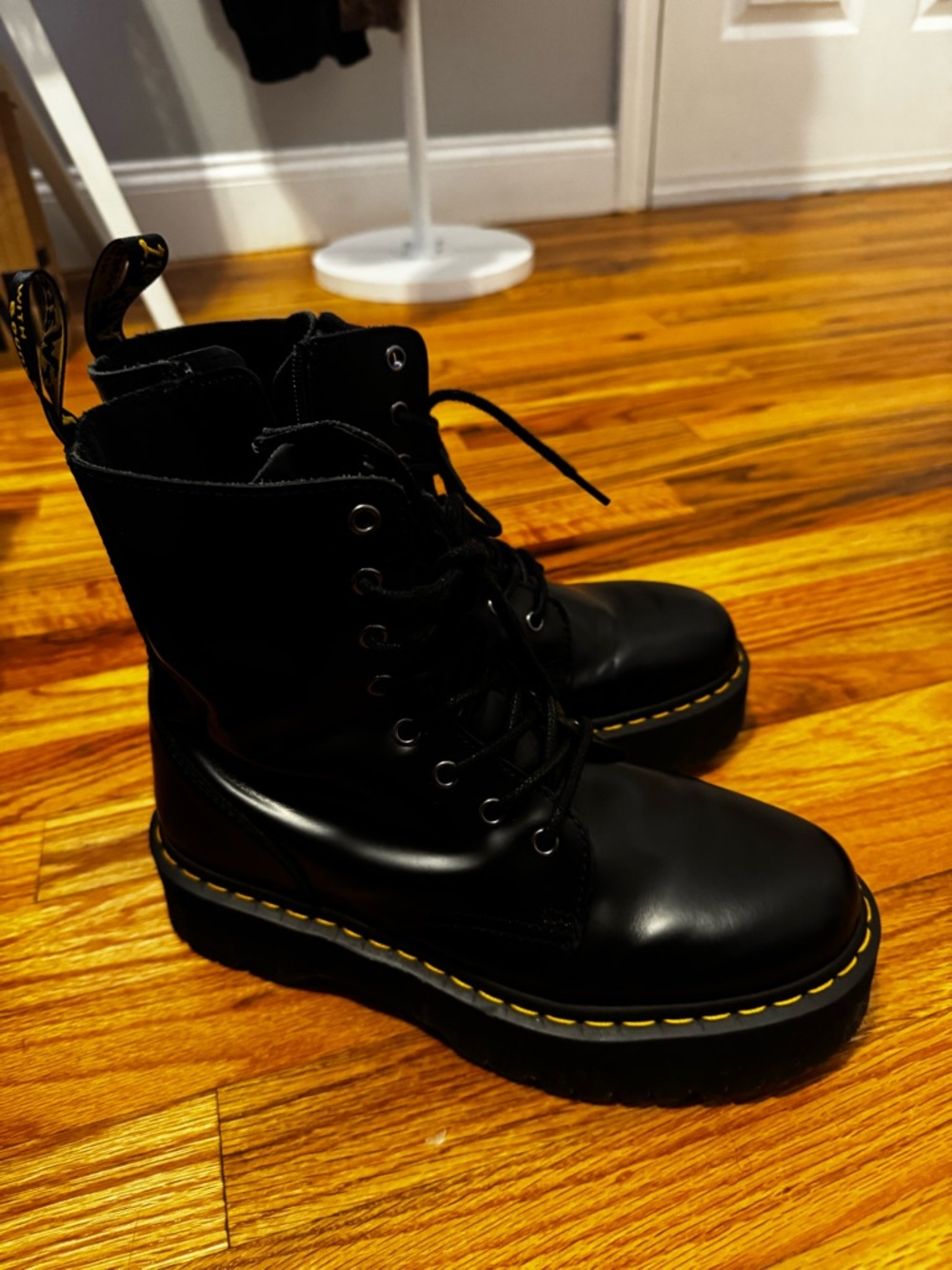 Dr. Martens Jadon Platform Boot - Picture 5 of 10